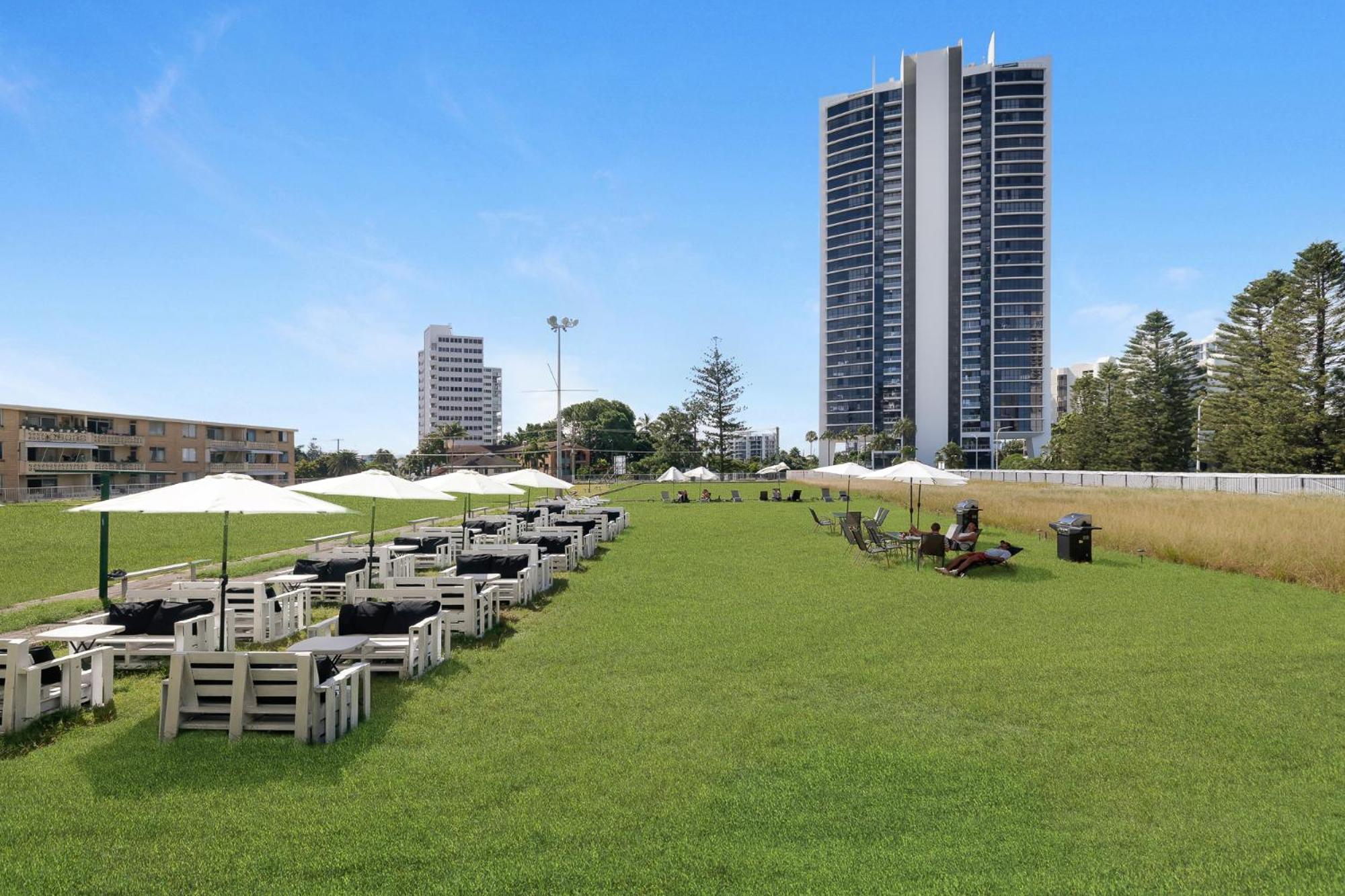 Tequila Sunrise Podstel Hostel Gold Coast Exterior photo