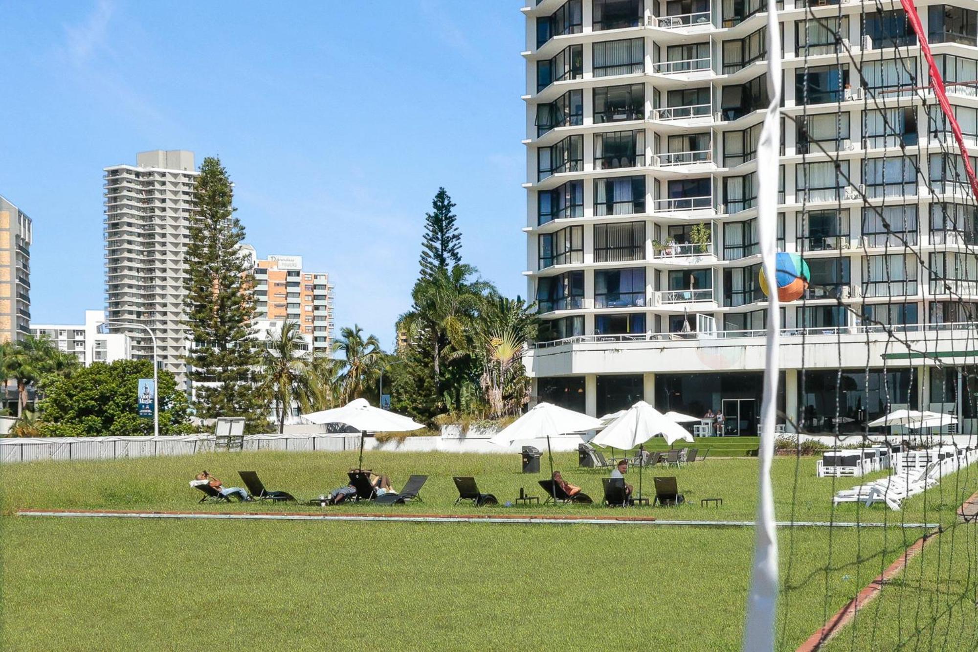 Tequila Sunrise Podstel Hostel Gold Coast Exterior photo